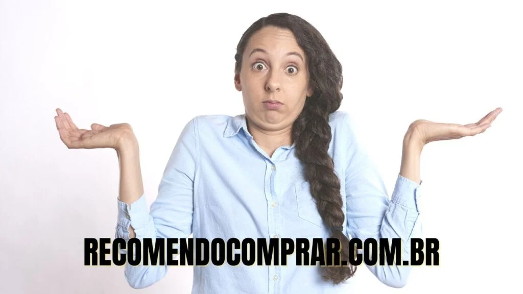 Mulher perplexa em foto para ilustrar artigo sobre os melhores livros de linguagem corporal